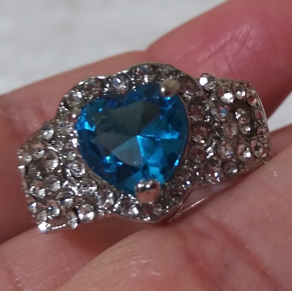 Blue Heart ring - Picture 2 of 12